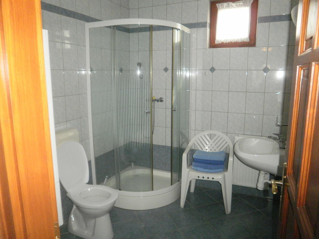 Zalakarosi Égerfa Nyaralóház Földszinti és Emeleti Apartman Quarto foto